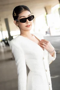 Le Au Ngan Anh Shows Off Slim Figure at 6 Months Pregnant - image 3