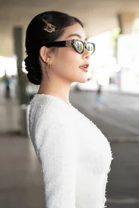 Le Au Ngan Anh Shows Off Slim Figure at 6 Months Pregnant - image 0