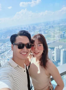 Actor Manh Truong's Wife Rocks Youthful Style After Fashion Criticism - image 1