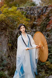 Elegant Portraiture: YiTuYu Art Language Vol.8083 Featuring Yue Li in Minimalist White - image 4