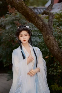 Elegant Portraiture: YiTuYu Art Language Vol.8083 Featuring Yue Li in Minimalist White - image 20