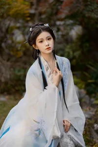 Elegant Portraiture: YiTuYu Art Language Vol.8083 Featuring Yue Li in Minimalist White - image 9
