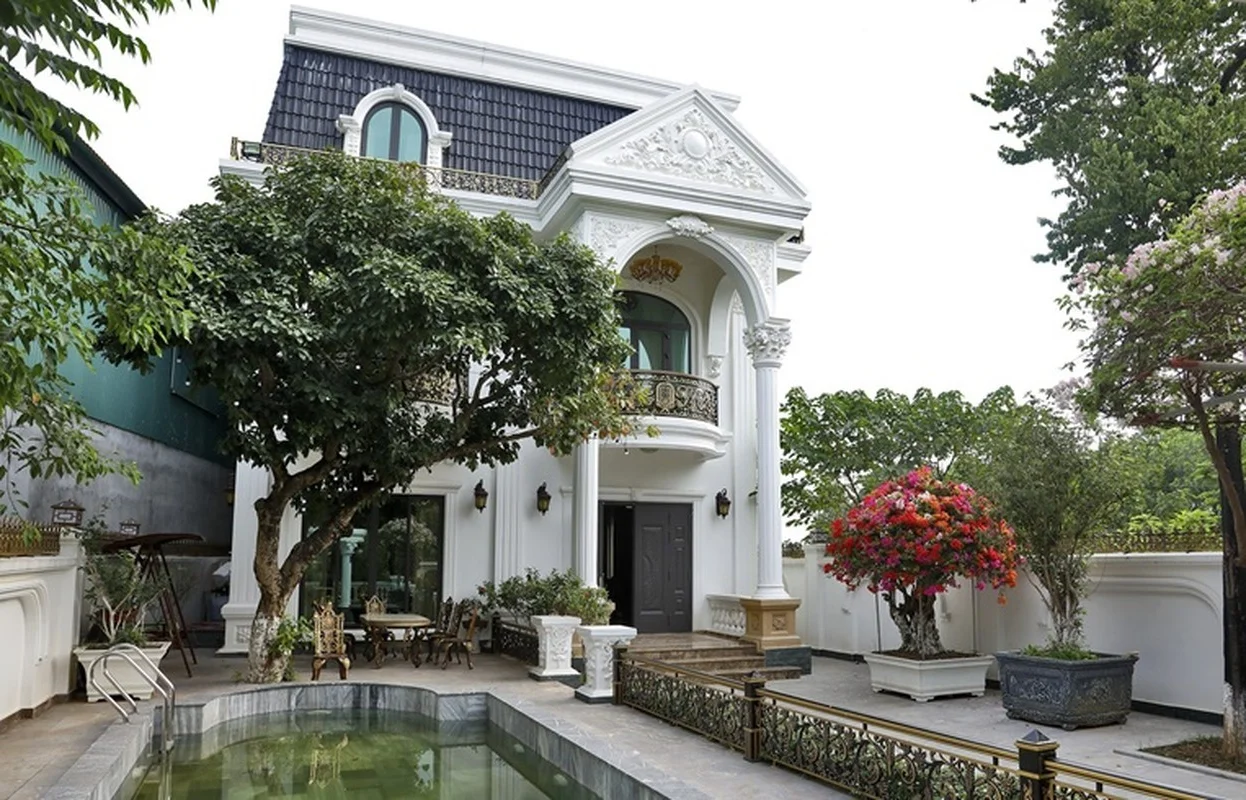 Inside the Spectacular 1,000-Square-Meter Castle Villa of Artist Quang Teo