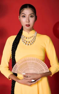 Supermodel Ngoc Quyen Celebrates 34 Years of Beauty and Reflects on Nine Years Living Abroad During Lunar New Year - image 4