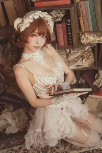 Coser Ely_eee: Mysterious Book Witch in the Ancient Library - image 3