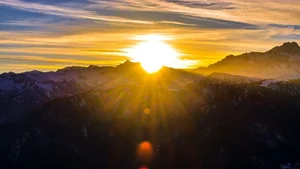 Ultimate Collection of 99+ Beautiful and Romantic Sunrise Photos - image 70