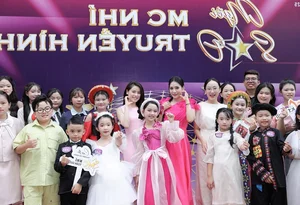 Elegant MC Thanh Mai Inspires Young Talents at the Children's Public Speaking Contest - image 1