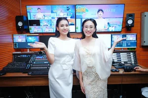 Elegant MC Thanh Mai Inspires Young Talents at the Children's Public Speaking Contest - image 0