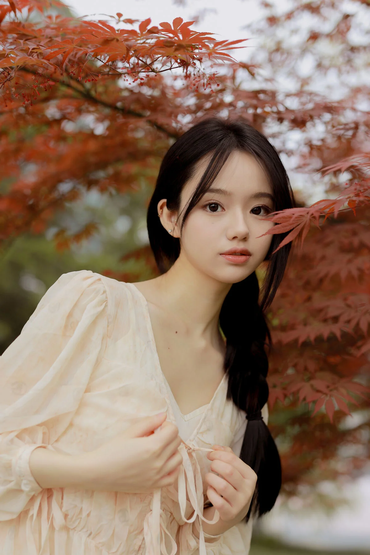 Elegant Portrait Photography: YiTuYu Art Language Vol.6817 Featuring Shi Yuan