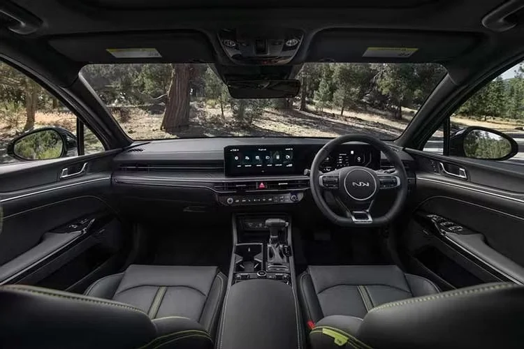 New Kia K5 Hybrid: Combining High Performance with EV-Level Efficiency and Advanced Tech