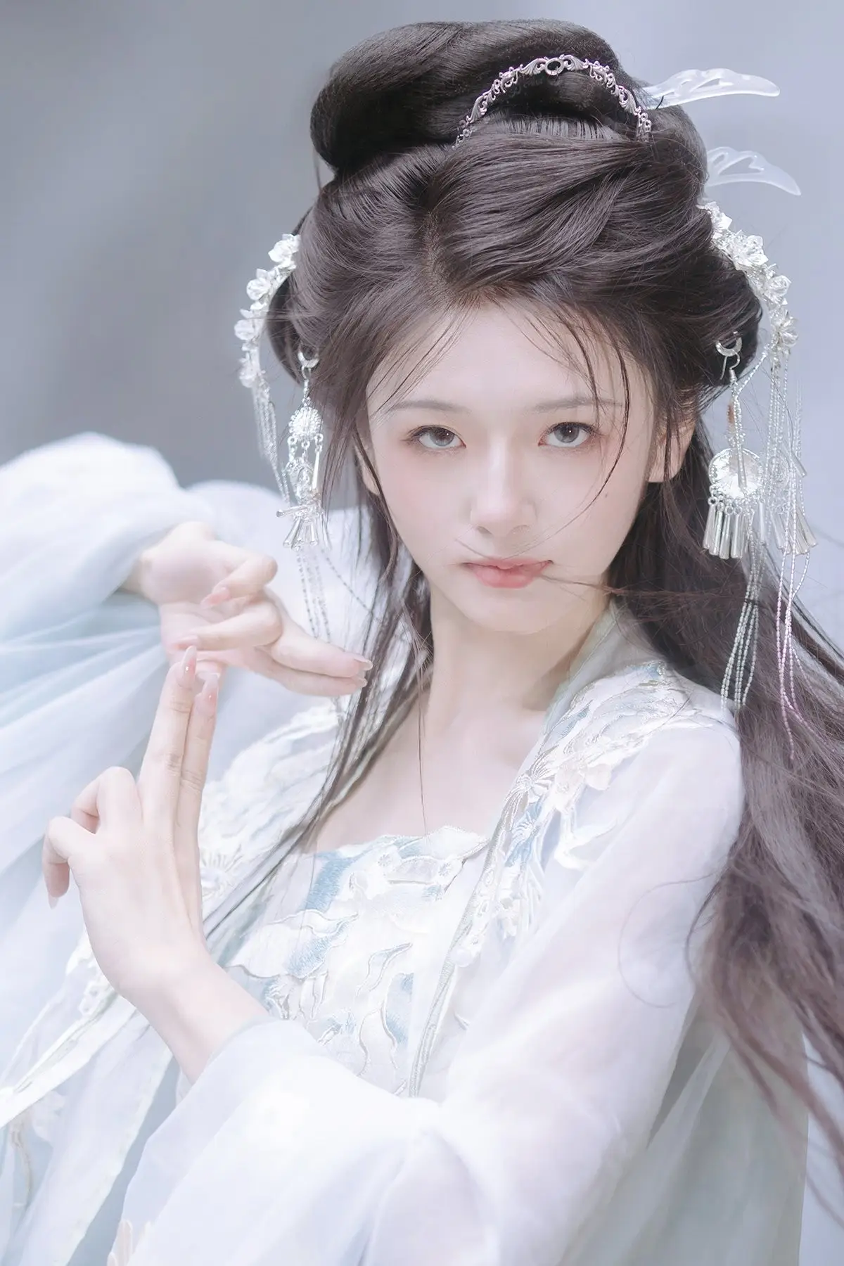 YiTuYu Vol.8709: Chi Yan Zai Zhe Li - Ethereal Beauty of a Wuxia Legend