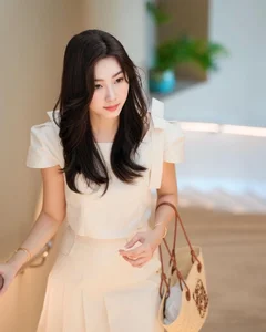 Miss Vietnam Dang Thu Thao: A Journey of Grace 11 Years After Her Coronation - image 3