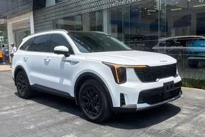 Kia Sorento 2025 Arrives in Vietnam: Will It Feature a Hybrid Engine? - image 0