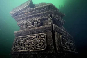 Shi Cheng: The Ancient Lion City Preserved Beneath Qiandao Lake - image 0