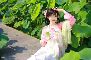 YiTuYu Art Language Vol.4644 Gallery: Captivating Portraits of Chi Chi Qing Yu Biao - image 4
