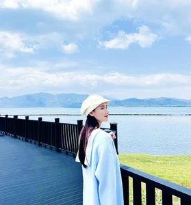 Inside the Gorgeous Flower-Filled Villa of Northern Vietnam’s Wealthiest Actress - image 4