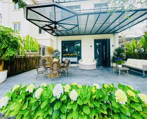 Inside the Gorgeous Flower-Filled Villa of Northern Vietnam’s Wealthiest Actress - image 2