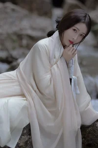 Exploring Artistic Elegance in YiTuYu Art Language Vol.4071 Featuring Ran RR - image 2