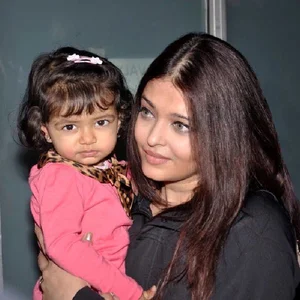 Aishwarya Rai’s Daughter Aaradhya Bachchan: Stunning Beauty and Impressive Academic Achievements at Age 12 - image 0