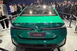 BMW i3L and iX3L Debut in China: Long Wheelbase and New Design Features - image 9
