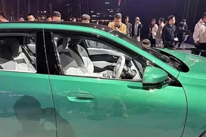 BMW i3L and iX3L Debut in China: Long Wheelbase and New Design Features - image 8