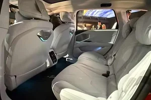 BMW i3L and iX3L Debut in China: Long Wheelbase and New Design Features - image 5