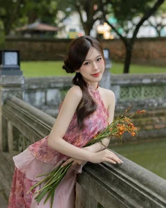 Elegant Traditional Vietnamese Ao Yem Portraits: 322+ Gentle and Graceful Photos - image 9