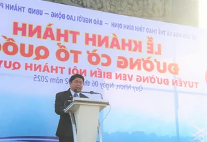 Binh Dinh Inaugurates Coastal National Flag Road in Quy Nhon City - image 9