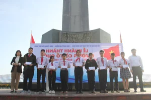 Binh Dinh Inaugurates Coastal National Flag Road in Quy Nhon City - image 10