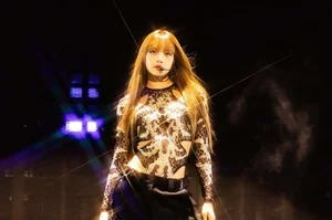 Lisa’s Coachella 2026 Angel Look: Can Stunning Visuals Match Live Vocals? - image 9