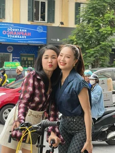 Kha Ngan and Thanh Son Travel Together in Japan While Hong Diem Shines Beside Artist Thu Ha - image 4