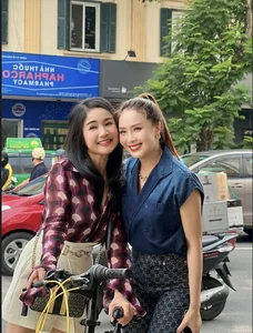 Kha Ngan and Thanh Son Travel Together in Japan While Hong Diem Shines Beside Artist Thu Ha - image 6