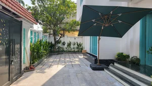 Viet Khue: The Successful VTV Commentator Living His Best Life in a Grand Villa - image 1
