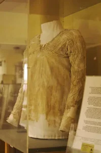 The Tarkhan Dress: Unveiling 5,000 Years of Ancient Fashion Trends and Textile History - image 7