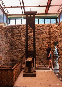 Exploring the Recreation of Hell on Earth in Saigon - image 9