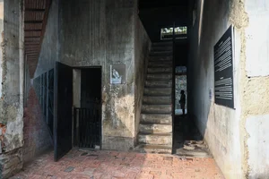 Exploring the Recreation of Hell on Earth in Saigon - image 10