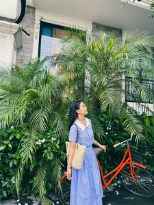 The Timeless Beauty of Duong Thuy Phuong: Wife of Footballer Que Ngoc Hai - image 0
