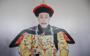 How a Chance Encounter with Emperor Qianlong Changed a Beggar's Life - image 6