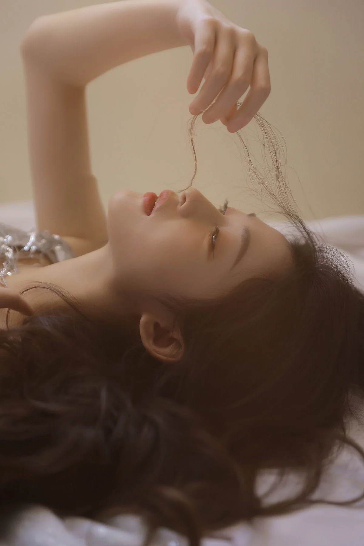 Modern Visuals: YiTuYu Art Language Vol.7043 Xiao Dai Tong Xue
