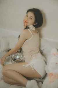 YiTuYu Art Language Vol.6123 Xiao Jing: A Masterclass in Artistic Portraiture and Visual Elegance - image 12