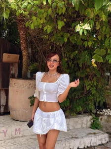 Chic Street Style Inspiration: How to Dress Like Vietnamese Fashion Icons - image 1