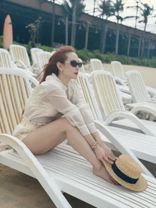 Chic Street Style Inspiration: How to Dress Like Vietnamese Fashion Icons - image 7