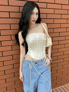 Khong Tu Quynh Stuns Fans with Bold Bikini Style: The Evolution of Vietnam’s ‘Strawberry Girl’ into a Fashion Icon - image 5