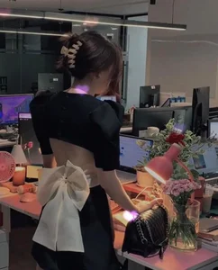 Elegant Office Fashion: The Mystery and Charm of Professional Workwear Style - image 1