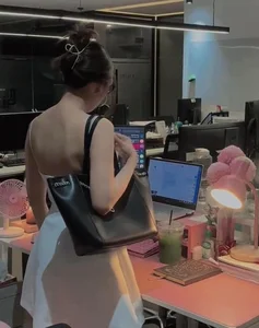 Elegant Office Fashion: The Mystery and Charm of Professional Workwear Style - image 4