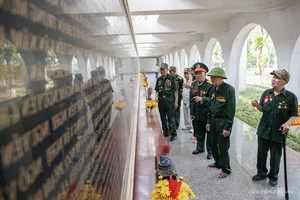 The Emotional Reunion of Soldiers from Two Worlds: A Story of Peace - image 9