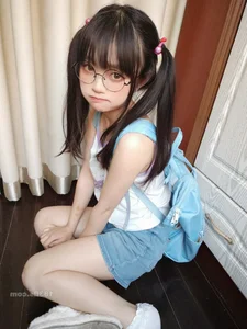 Sister Beauty Page 2: Minimalist Aesthetics and Natural Portraiture - image 19