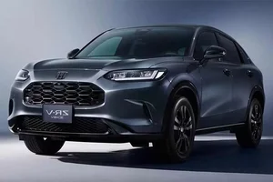 Detailed Look at the 2026 Honda ZR-V e:HEV Hybrid SUV - image 1