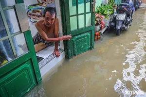 Urban Waterscape: Ho Chi Minh City Navigates Record-Breaking High Tides - image 8