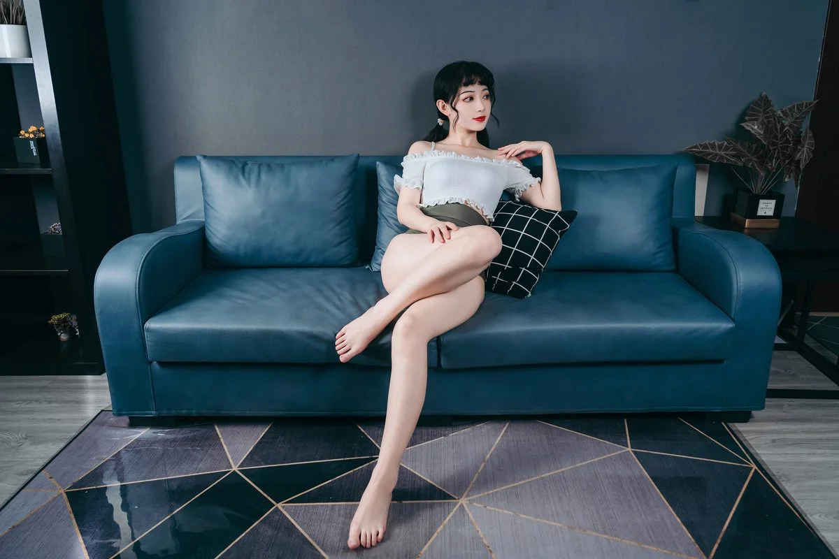 Sophisticated Glamour: YiTuYu Art Language Vol.4857 with Tao Mo Gong Zi X